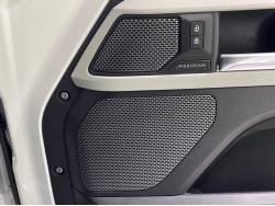 ディフェンダー １１０ベースグレード Ｐ３００ コイルサスペンション装着車の中古車画像