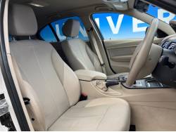 ３シリーズ ３２０ｉ ｘＤｒｉｖｅ モダンの中古車画像