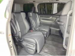 アルファードハイブリッド ハイブリッドＳＲ サイドリフトアップチルトシート装着車の中古車画像