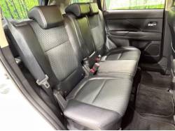 アウトランダーＰＨＥＶ Ｇの中古車画像