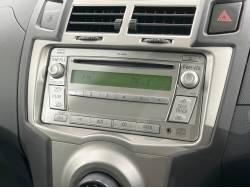 ヴィッツ Ｆリミテッドの中古車画像