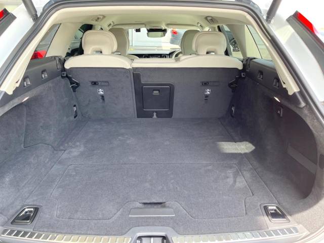 ボルボ Ｖ９０ Ｂ５ モメンタム 2.5万Km (神奈川県)[038]の中古車詳細