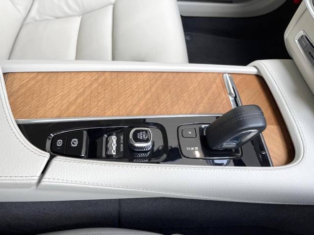 ボルボ Ｖ９０ Ｂ５ モメンタム 2.5万Km (神奈川県)[038]の中古車詳細