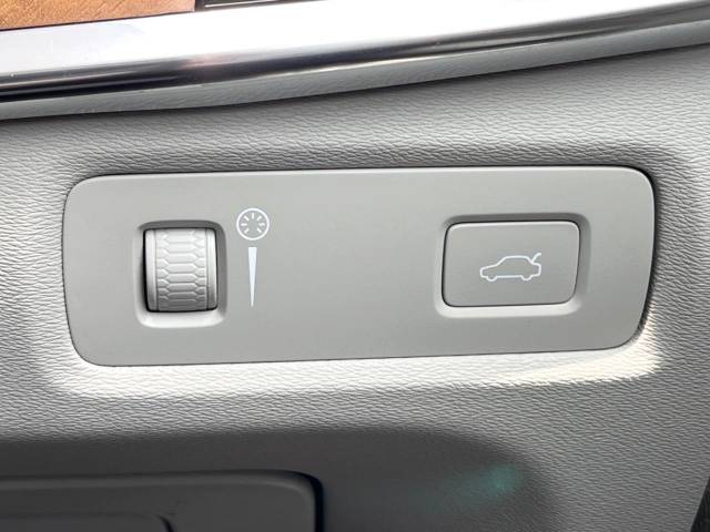 ボルボ Ｖ９０ Ｂ５ モメンタム 2.5万Km (神奈川県)[038]の中古車詳細