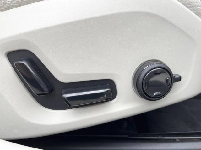 ボルボ Ｖ９０ Ｂ５ モメンタム 2.5万Km (神奈川県)[038]の中古車詳細