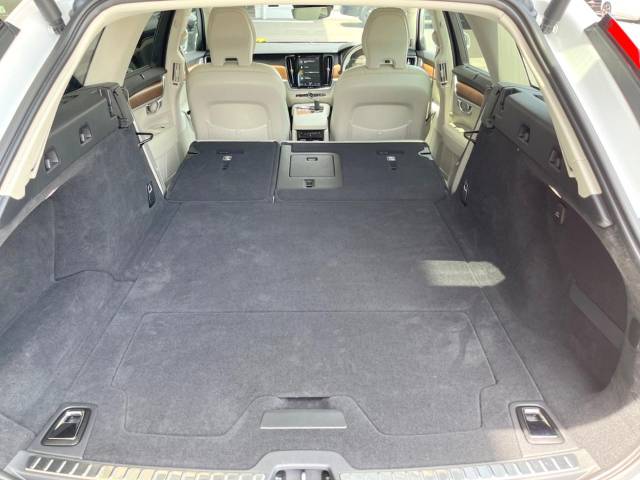 ボルボ Ｖ９０ Ｂ５ モメンタム 2.5万Km (神奈川県)[038]の中古車詳細