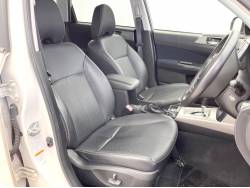 フォレスター ２．０ＸＳ ブラックレザーセレクションの中古車画像