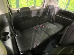 セレナ オーテック Ｖパッケージの中古車画像