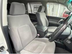 ランドクルーザー ＡＸの中古車画像