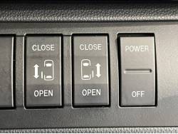 ＭＰＶ ２３Ｓの中古車画像