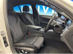 ５シリーズ ５２３ｄ ｘＤｒｉｖｅ Ｍスピリットの中古車画像