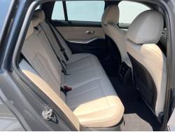 ３シリーズ ３３０ｉツーリング Ｍスポーツの中古車画像