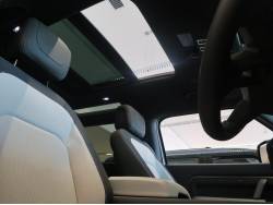 ディフェンダー ９０Ｘ－ダイナミックＨＳＥ Ｐ３００ エアサスペンション装着車の中古車画像