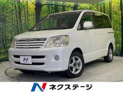 ノア Ｘ　Ｖセレクション 禁煙車　４ＷＤ　ＥＴＣ　ＨＩＤヘッドライト　両側スライドドア　スマートキー　フォグランプ　ＣＤ再生機能　盗難防止装置　プライバシーガラス　オートライト　トラクションコントロール　バニティミラーの中古車画像
