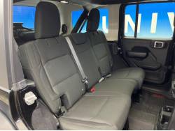 ジープ・ラングラーアンリミテッド スポーツの中古車画像