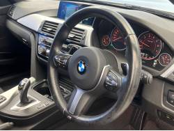 ３シリーズ ３２０ｉ ｘＤｒｉｖｅ Ｍスポーツの中古車画像