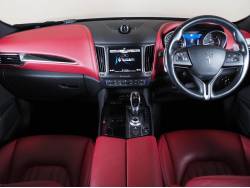 レヴァンテ ベースグレードの中古車画像