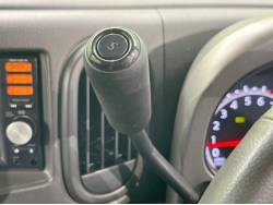 キューブ １５Ｘ ＦＯＵＲ Ｖセレクションの中古車画像