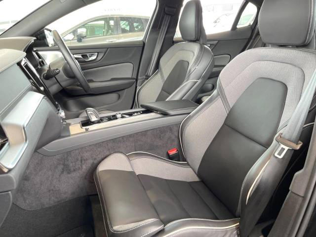 ボルボ Ｓ６０ Ｂ５ Ｒデザイン 2.2万Km (神奈川県)[807]の中古車詳細