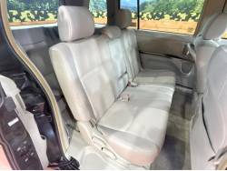 アイシス プラタナブラックリミテッドの中古車画像