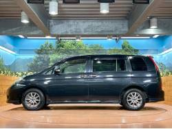 アイシス プラタナブラックリミテッドの中古車画像