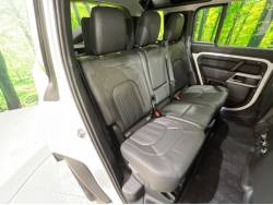 ディフェンダー １１０Ｓ Ｄ３００ エアサスペンション装着車の中古車画像