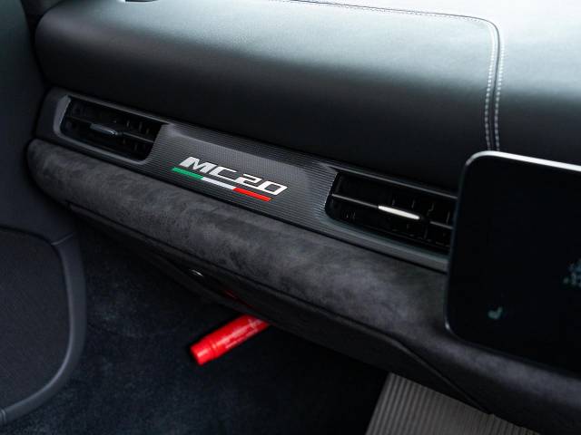 マセラティ ＭＣ２０ ベースグレード 0.4万Km 2,736.0万円(愛知県)[943]の中古車詳細