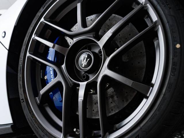 マセラティ ＭＣ２０ ベースグレード 0.4万Km 2,736.0万円(愛知県)[943]の中古車詳細