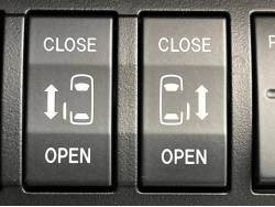 ＭＰＶ ２３Ｓの中古車画像