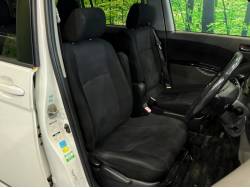 アイシス プラタナの中古車画像