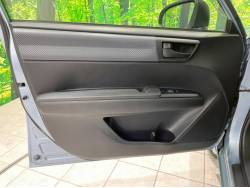 カローラフィールダー ハイブリッドの中古車画像