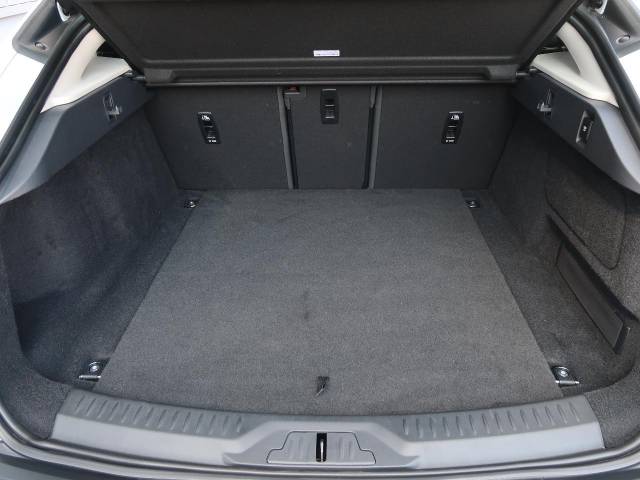 ジャガー Ｉペイス ＳＥ 1.5万Km 434.9万円(三重県)[114]の中古車詳細