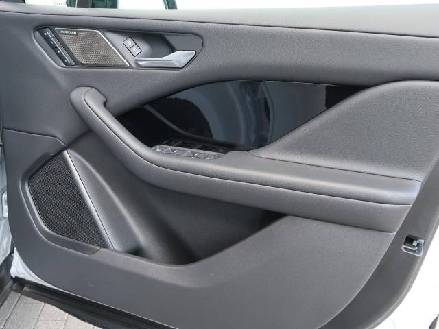 ジャガー Ｉペイス ＳＥ 1.5万Km 434.9万円(三重県)[114]の中古車詳細