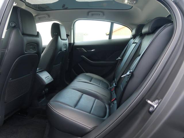 ジャガー Ｉペイス ＳＥ 1.5万Km 434.9万円(三重県)[114]の中古車詳細