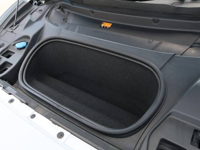 ジャガー Ｉペイス ＳＥ 1.5万Km 434.9万円(三重県)[114]の中古車詳細