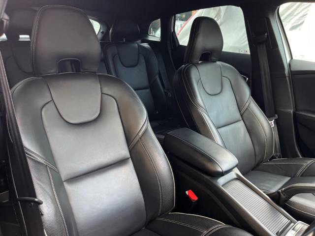 ボルボ Ｖ４０ Ｔ５ Ｒデザイン 2.8万Km (大阪府)[397]の中古車詳細