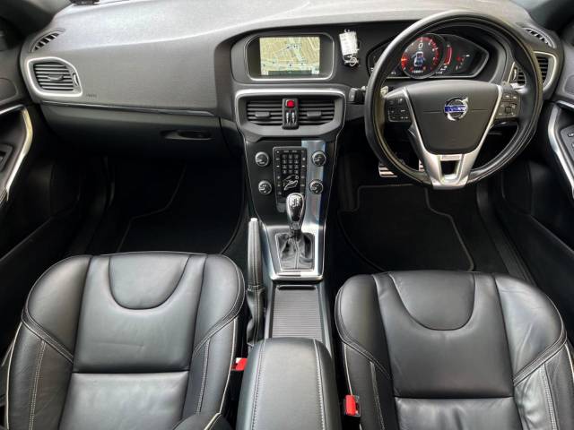 ボルボ Ｖ４０ Ｔ５ Ｒデザイン 2.8万Km (大阪府)[397]の中古車詳細