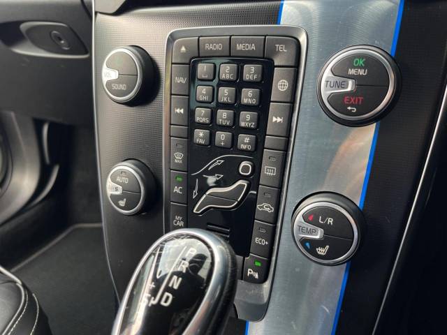 ボルボ Ｖ４０ Ｔ５ Ｒデザイン 2.8万Km (大阪府)[397]の中古車詳細