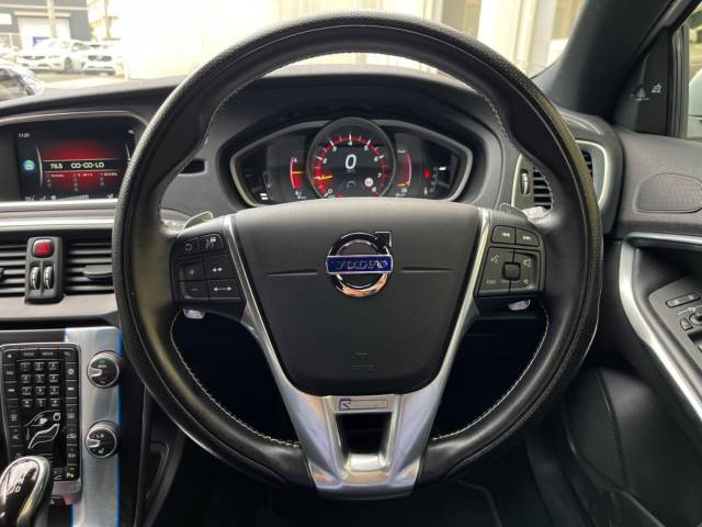 ボルボ Ｖ４０ Ｔ５ Ｒデザイン 2.8万Km (大阪府)[397]の中古車詳細