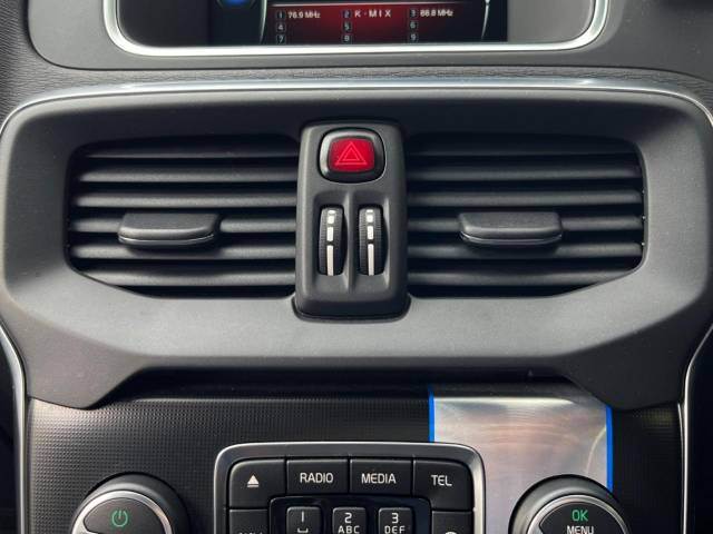 ボルボ Ｖ４０ Ｔ５ Ｒデザイン 2.8万Km (大阪府)[397]の中古車詳細