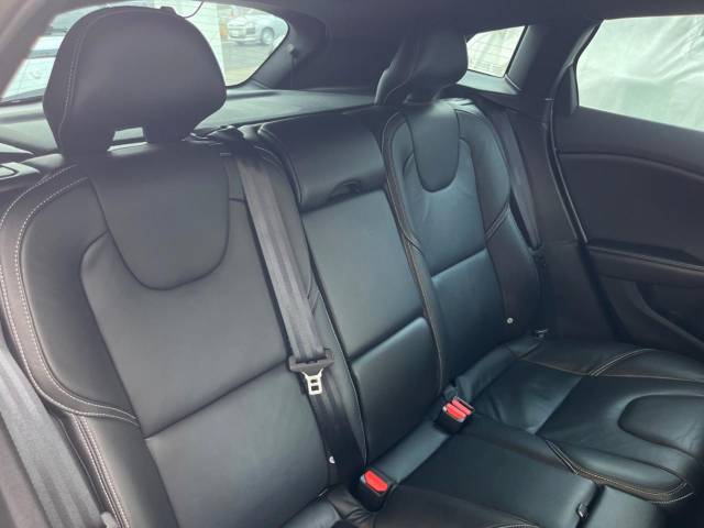 ボルボ Ｖ４０ Ｔ５ Ｒデザイン 2.8万Km (大阪府)[397]の中古車詳細