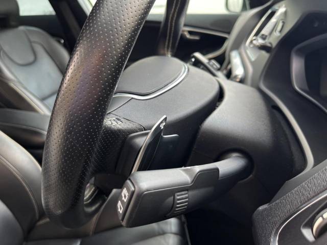 ボルボ Ｖ４０ Ｔ５ Ｒデザイン 2.8万Km (大阪府)[397]の中古車詳細