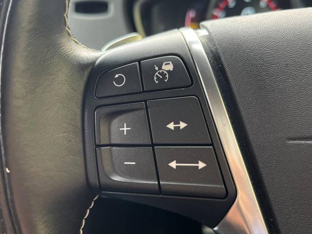 ボルボ Ｖ４０ Ｔ５ Ｒデザイン 2.8万Km (大阪府)[397]の中古車詳細