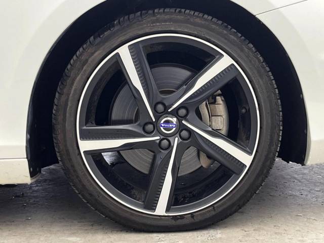 ボルボ Ｖ４０ Ｔ５ Ｒデザイン 2.8万Km (大阪府)[397]の中古車詳細