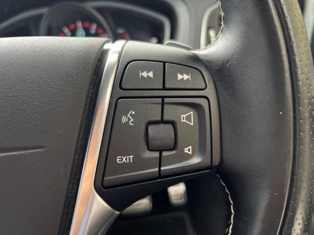 ボルボ Ｖ４０ Ｔ５ Ｒデザイン 2.8万Km (大阪府)[397]の中古車詳細