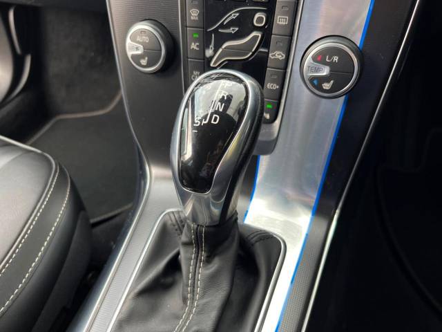 ボルボ Ｖ４０ Ｔ５ Ｒデザイン 2.8万Km (大阪府)[397]の中古車詳細