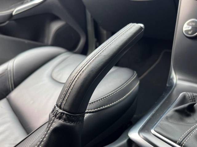 ボルボ Ｖ４０ Ｔ５ Ｒデザイン 2.8万Km (大阪府)[397]の中古車詳細