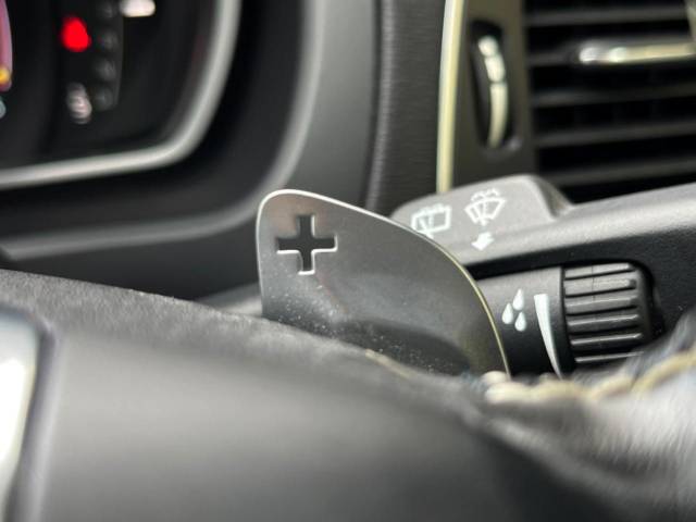 ボルボ Ｖ４０ Ｔ５ Ｒデザイン 2.8万Km (大阪府)[397]の中古車詳細