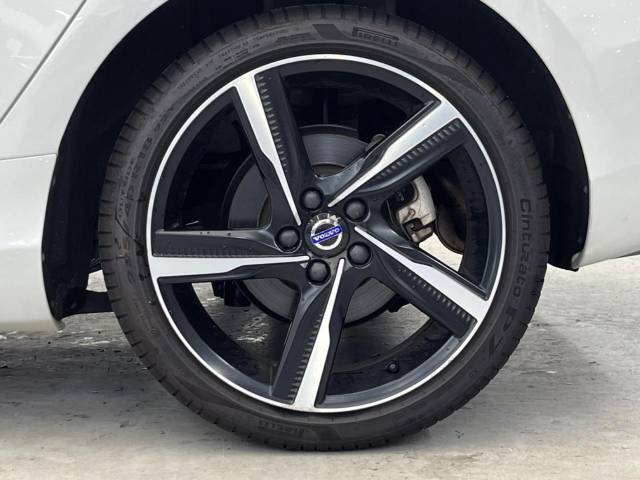 ボルボ Ｖ４０ Ｔ５ Ｒデザイン 2.8万Km (大阪府)[397]の中古車詳細