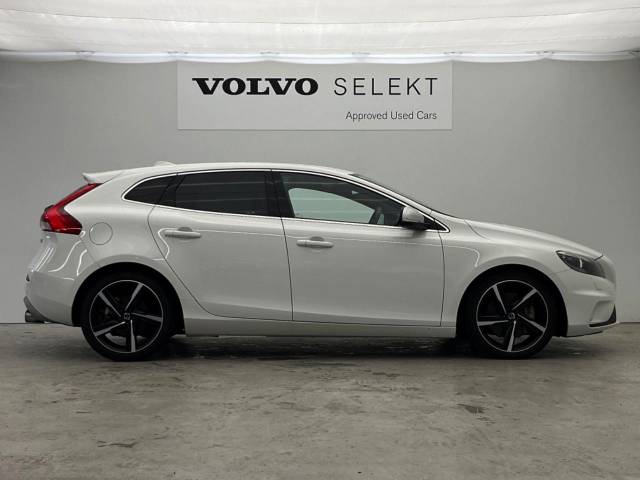 ボルボ Ｖ４０ Ｔ５ Ｒデザイン 2.8万Km (大阪府)[397]の中古車詳細